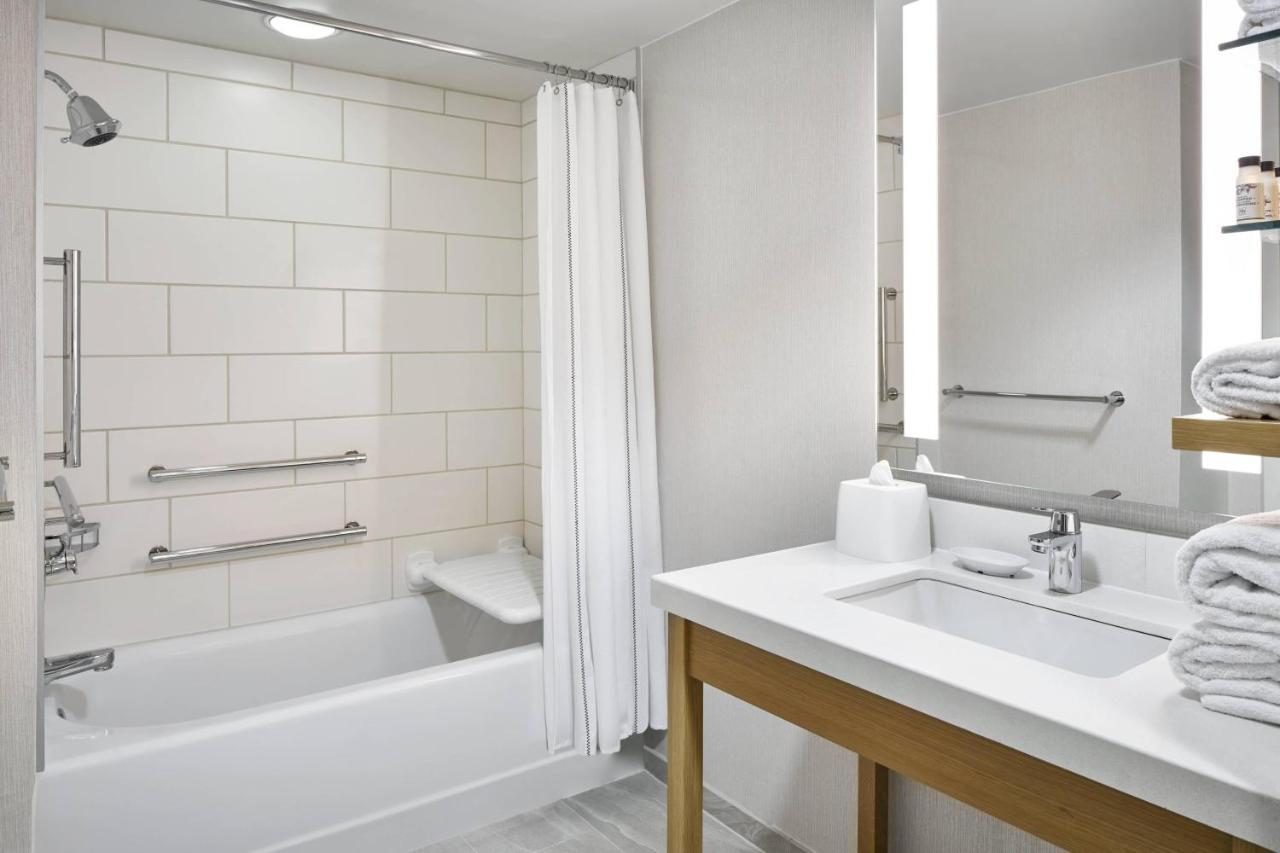 Delta Hotels By Marriott Norfolk Airport Экстерьер фото